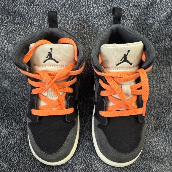 Air Jordan 1 Mid SE Craft GS 'Anthracite Light Olive' - Picture 1 of 8